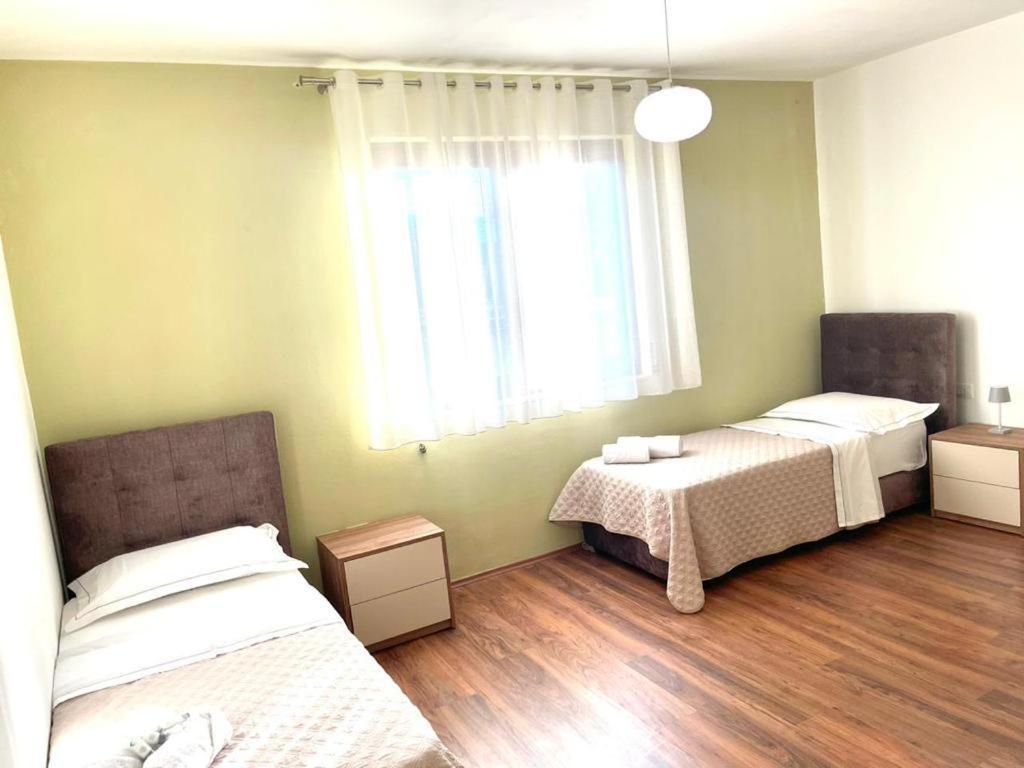 Premium Apartments Shkodër Buitenkant foto
